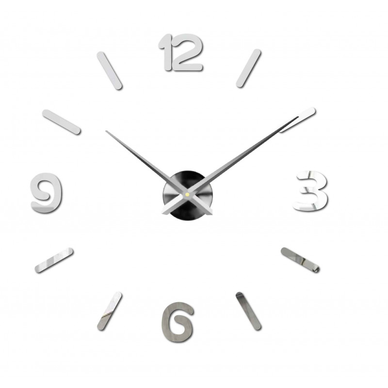 Stilvolle Uhr aus Plexiglas, leise und einfach in jedem Raum zu installieren.