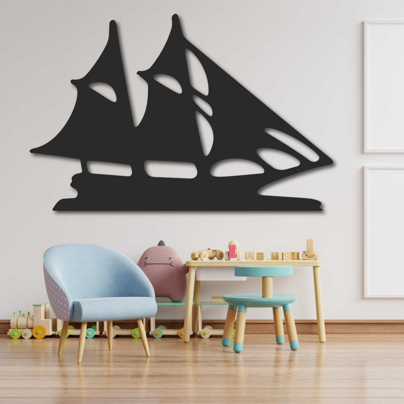 Geschnitztes Bild an der Wand eines hölzernen Segelbootes - MARINER | SENTOP