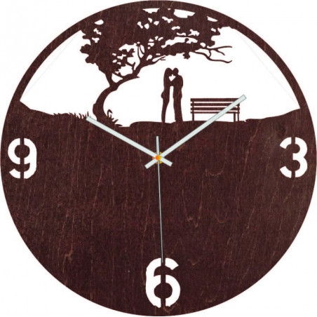 Wanduhr aus Holz Liebe im Park - LOVE
