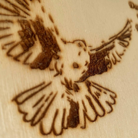 Holztisch - zum Gedenken an das Sakrament der Firmung