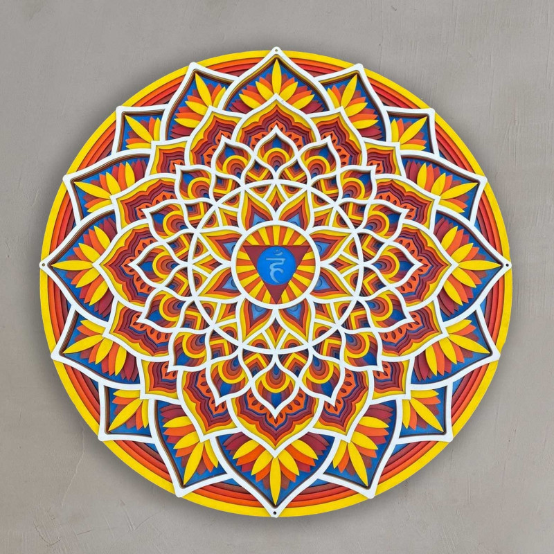 Hölzernes Mandala an der Wand mit Feng-Shui-Energie
