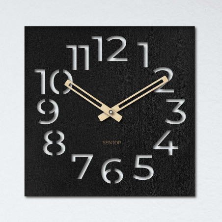 Moderne Wanduhr aus Holz im minimalistischen Design
