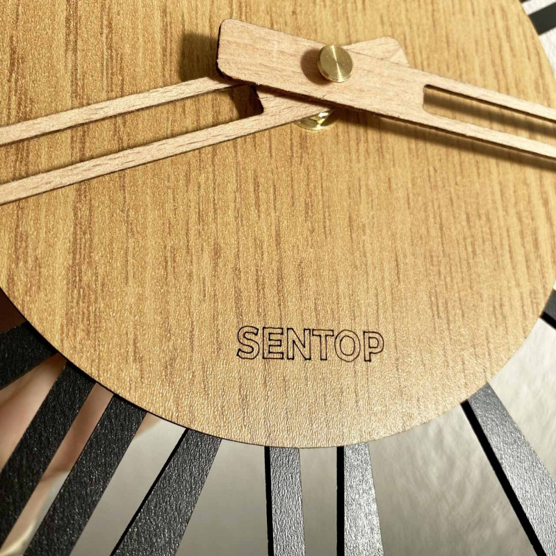 Wanduhr Römische Ziffern Eiche - ORFERIG