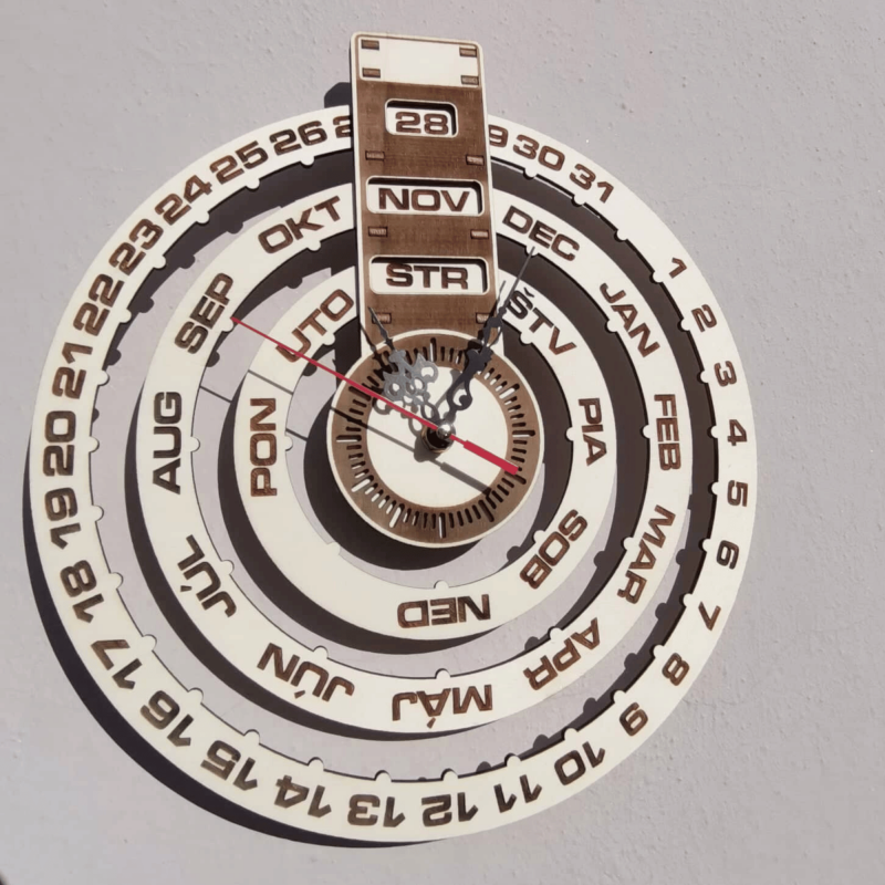 Gravierte Wanduhr, Holzkalender - JOGBELII