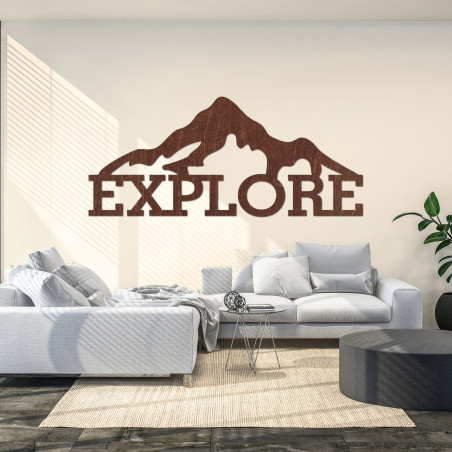 Geschnitztes Holzbild eines Berges - EXPLORE