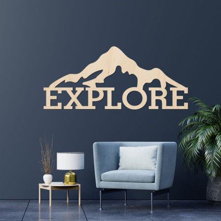 Geschnitztes Holzbild eines Berges - EXPLORE