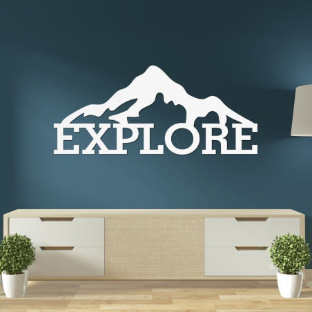 Geschnitztes Holzbild eines Berges - EXPLORE