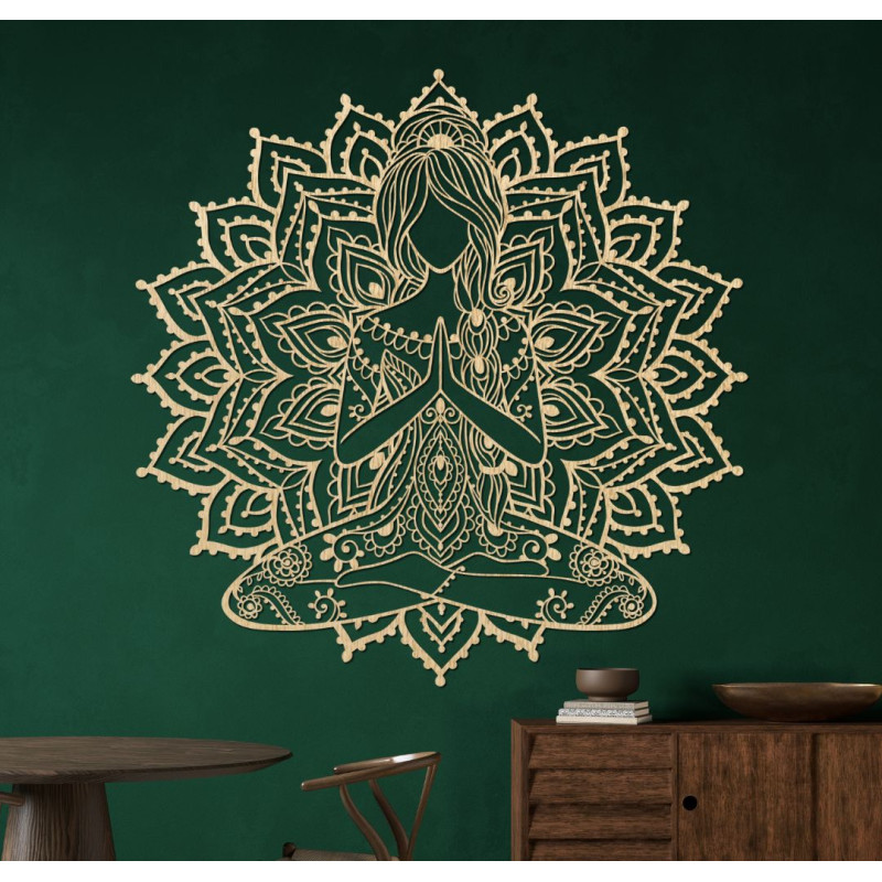 Wanddekoration aus Holz in Form einer dreidimensionalen Mandala-Yoga-Frau – ein Designelement für das Wohnzimmer, das für ein mo