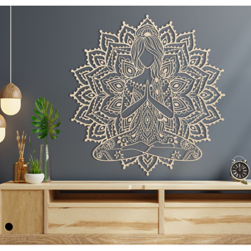 Wanddekoration aus Holz in Form einer dreidimensionalen Mandala-Yoga-Frau – ein Designelement für das Wohnzimmer, das für ein mo