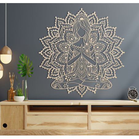 Wanddekoration aus Holz in Form einer dreidimensionalen Mandala-Yoga-Frau – ein Designelement für das Wohnzimmer, das für ein mo