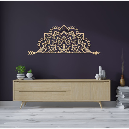 Elegante schwarze Mandala an der Wand im modernen Boho-Stil