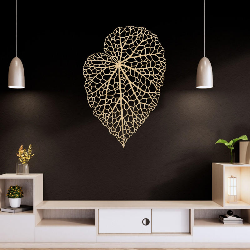 Elegante Wanddekoration aus Holz mit Blattmotiv und natürlichem Design