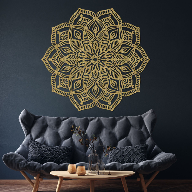 Elegante Holzmandala als Wanddekoration voller Harmonie und Frieden