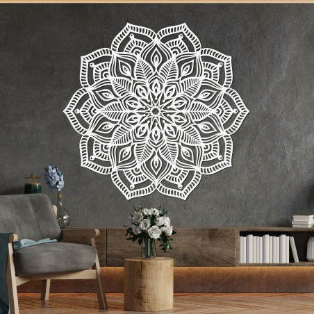 Elegante Holzmandala als Wanddekoration voller Harmonie und Frieden