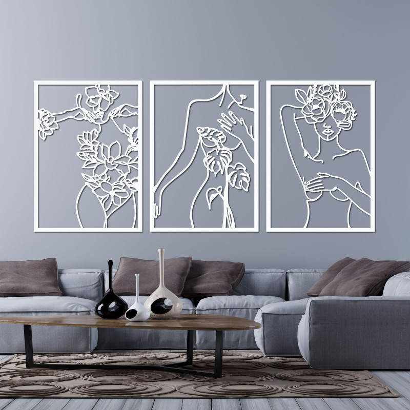 Elegantes dreiteiliges Gemälde einer Frau mit floralen Elementen an der Wand