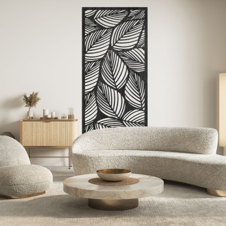 Das Design mit Blättermotiven verleiht dem Interieur einen Hauch von Natur und Leichtigkeit.