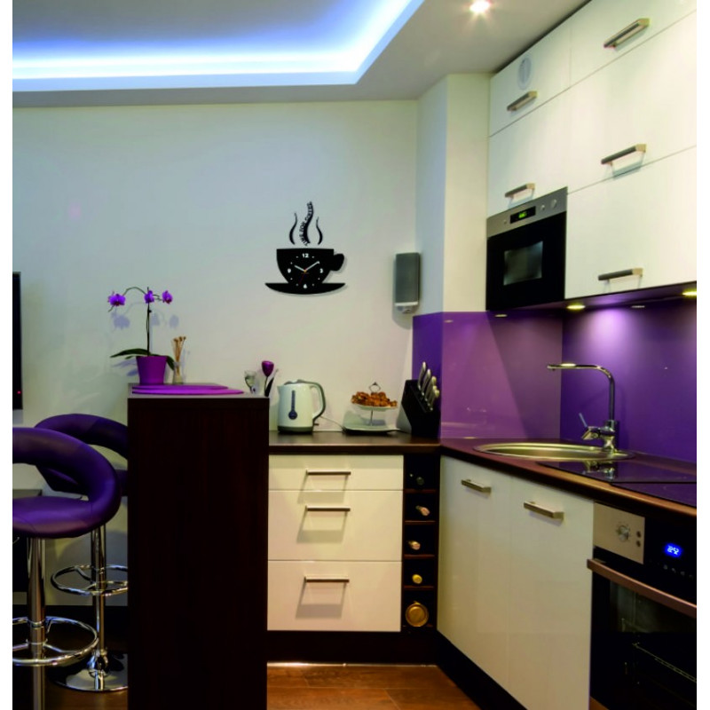 Moderne Wanduhr aus Plexiglas. Trendige Wanduhr als Geschenk. X-momo Uhr. PMMA