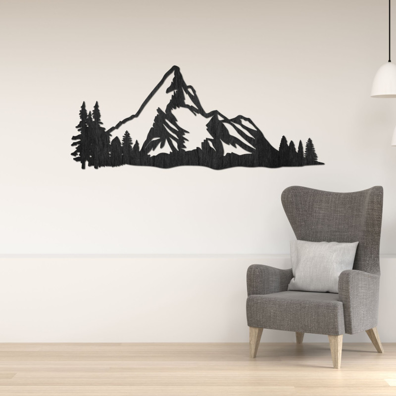 Hölzernes Bergpanorama an der Wand mit einem Wald als moderne Naturdekoration