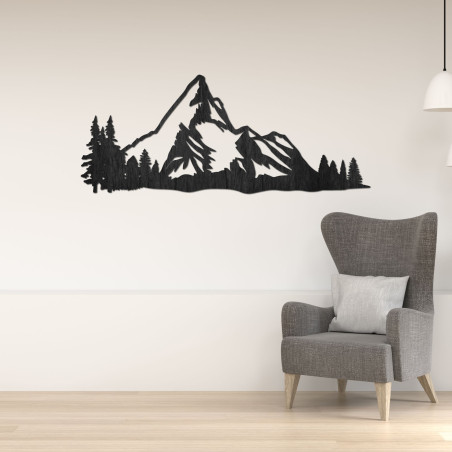 Hölzernes Bergpanorama an der Wand mit einem Wald als moderne Naturdekoration