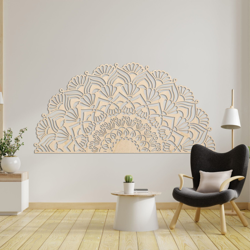 Luxuriöse, halbkreisförmige Mandala aus Holz für ein stilvolles Boho-Interieur.