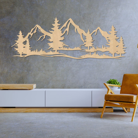 Wandmalerei aus Holz mit Berg- und Waldmotiv
