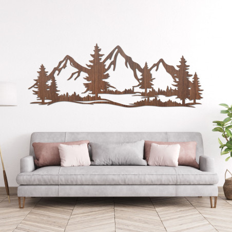 Wandmalerei aus Holz mit Berg- und Waldmotiv