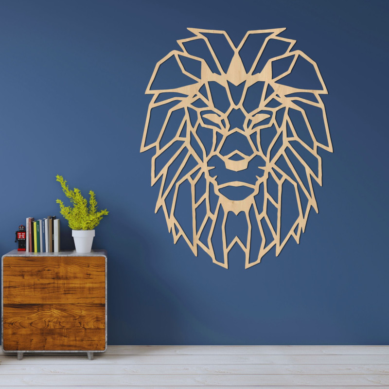 Moderner hölzerner Löwe an der Wand mit geometrischem, künstlerischem Design