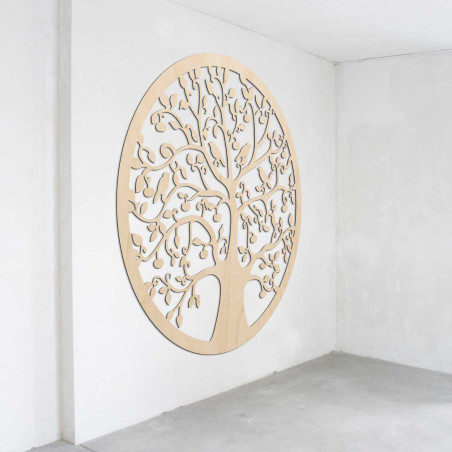 Großer schwarzer Lebensbaum-Wandbehang mit geschnitzten Vogel- und Blattdetails.