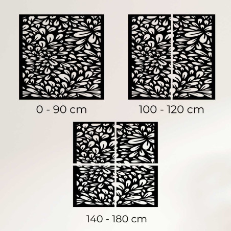 Ein detailreiches Holzgemälde mit organischen Formen, die an Blumen und Blätter erinnern.