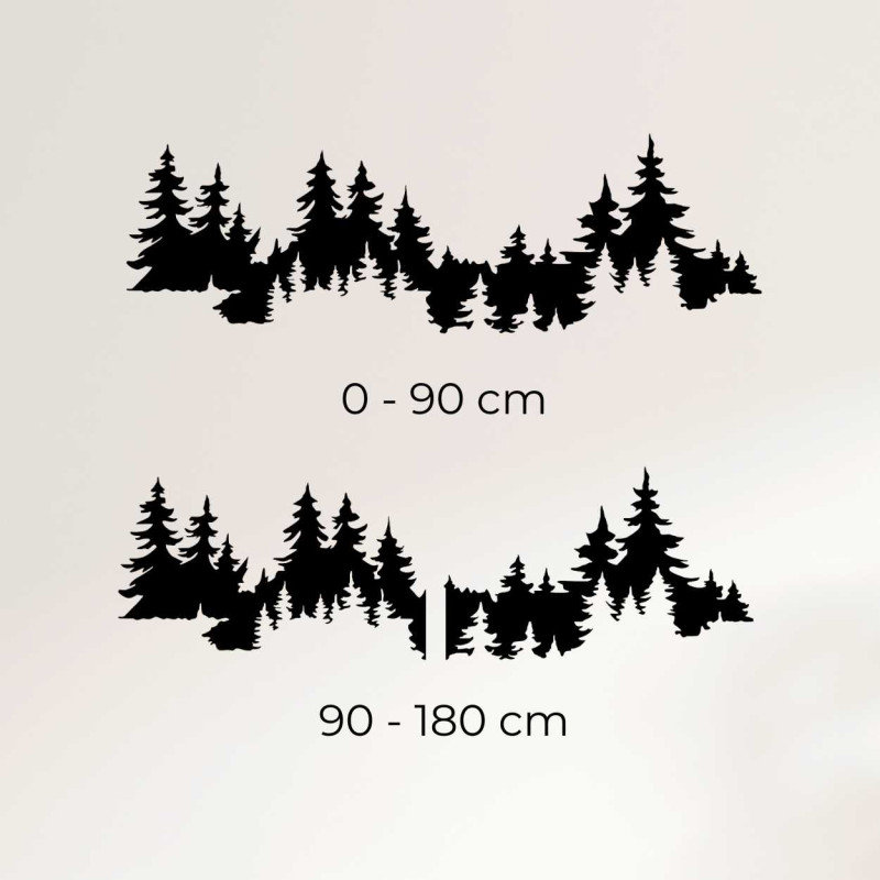 Innenraum mit Holzdekoration, die einen dichten Wald darstellt.