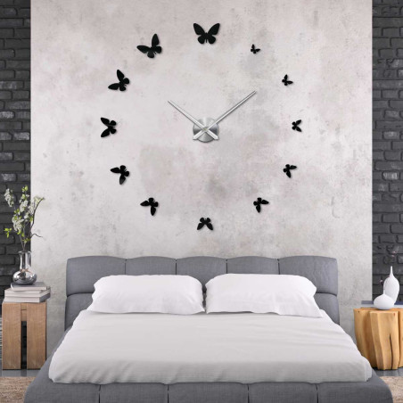 Dekorative Schmetterlingsuhr mit filigranem Design - JASON