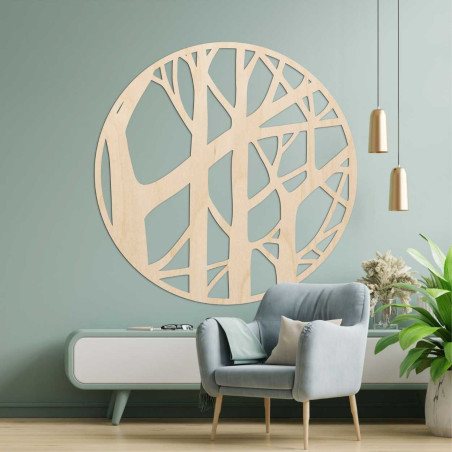 Geschnitztes Baummotiv aus Holz als Innendekoration