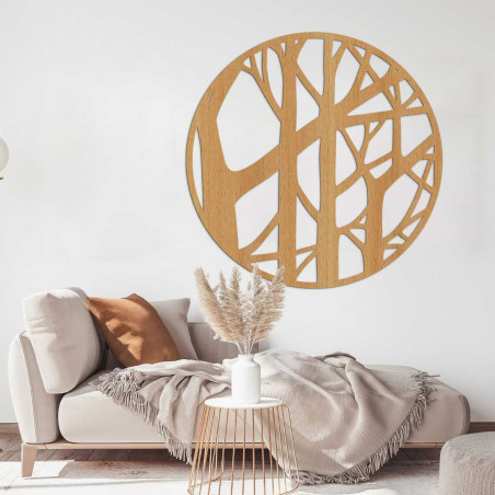 Runde Holzdekoration mit geschnitzten Ästen