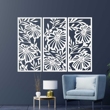 Handgefertigtes Holzbild mit Naturmotiv und Blumen.