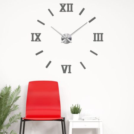 Stilvolle Wanddekoration: Schwarze römische Uhr mit DIY-3D-Effekt.