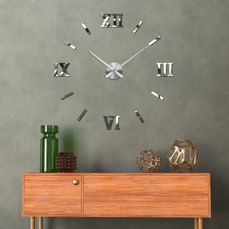 Stilvolle Wanddekoration: Schwarze römische Uhr mit DIY-3D-Effekt.