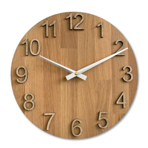 Wanduhr mit gut lesbarem Zifferblatt