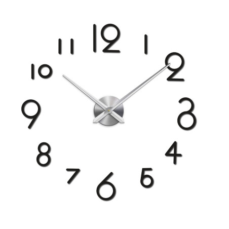 Schwarze Wanduhr für das Wohnzimmer