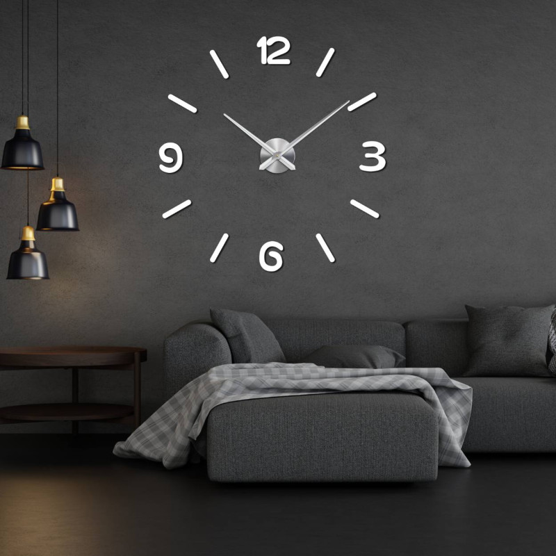 Stilvolle Uhr aus Plexiglas, leise und einfach in jedem Raum zu installieren.