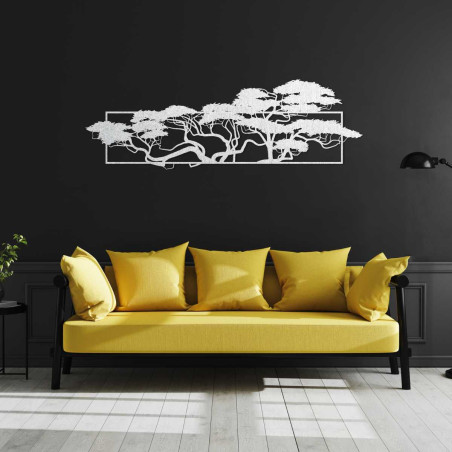 Elegante Holzuhr in minimalistischer Form, ideal fürs Wohnzimmer.