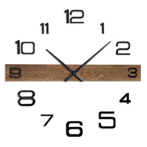 Moderne Wanduhr mit Holzmittelsteg und schwarzen, separaten Ziffern.