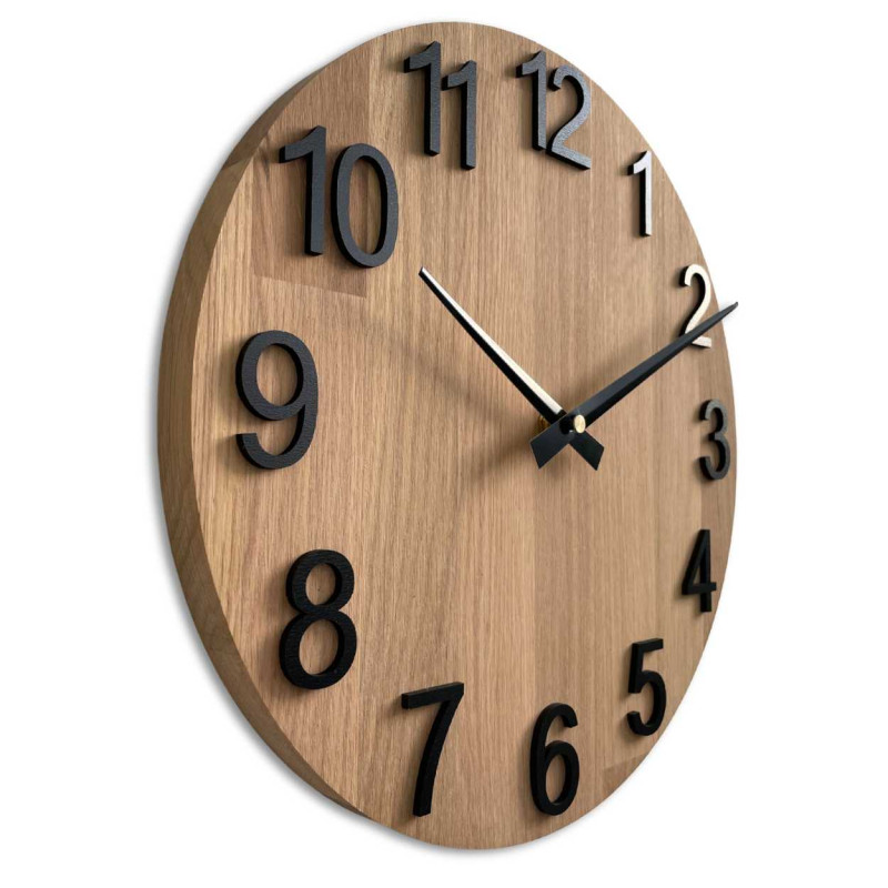 Minimalistische Wanduhr aus hochwertigem Holz