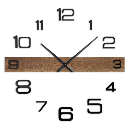 Moderne Wanduhr mit Holzmittelsteg und schwarzen, separaten Ziffern.