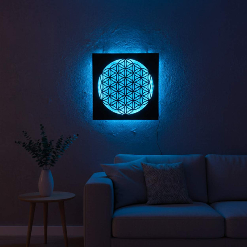Mandala aus Holz mit LED-Hintergrundbeleuchtung – ideal als Tischdekoration oder Geschenk für Harmonieliebhaber.