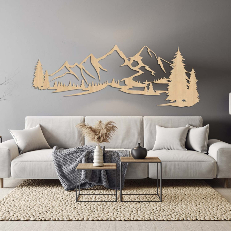 Wandmalerei aus Holz mit einem Motiv von Bergen und dichtem Wald