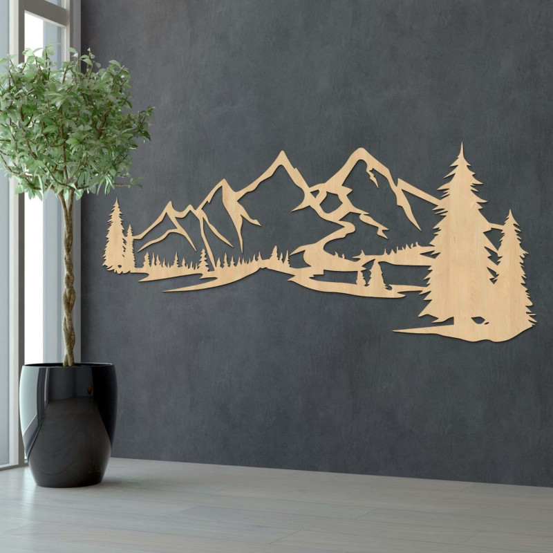 Wandmalerei aus Holz mit einem Motiv von Bergen und dichtem Wald