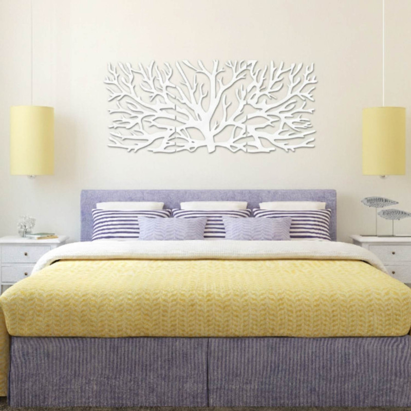 Designer-Holzgemälde „Baum des Lebens“ als dominantes Gestaltungselement des Wohnzimmers