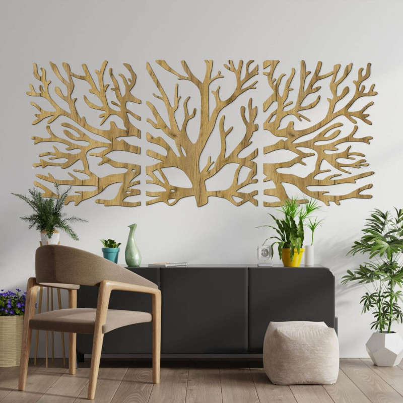 Designer-Holzgemälde „Baum des Lebens“ als dominantes Gestaltungselement des Wohnzimmers