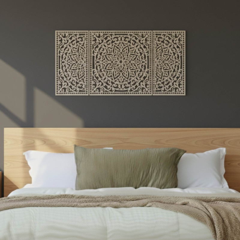 Handgeschnitzte Holzdekorationen bringen Harmonie und Stil.