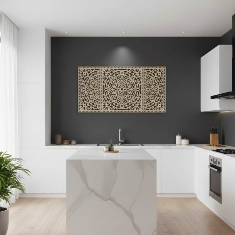 Handgeschnitzte Holzdekorationen bringen Harmonie und Stil.